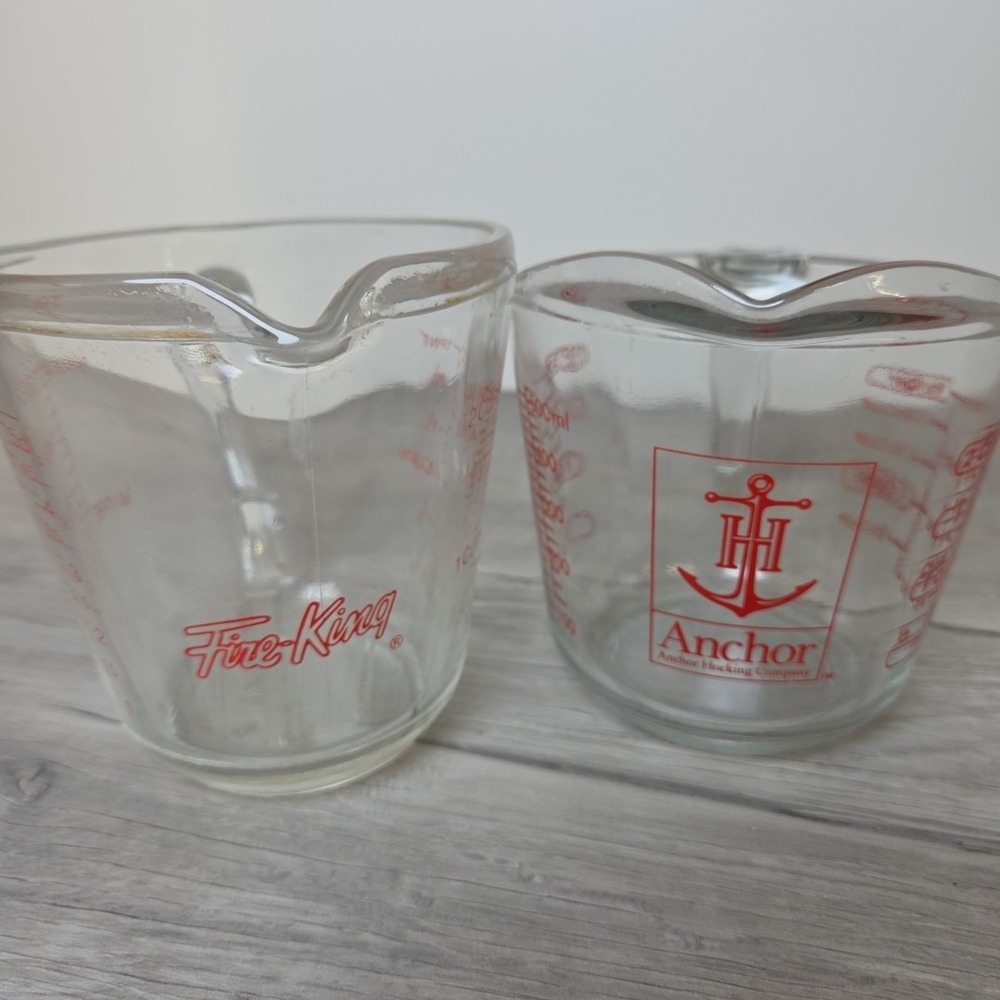 Lot/2 Vintage Anchor Hocking FIRE KING & Original Glass 2 Cup Measuring 16 oz.